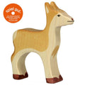 Wooden deer figurine with 'spiel gut' logo on a white background