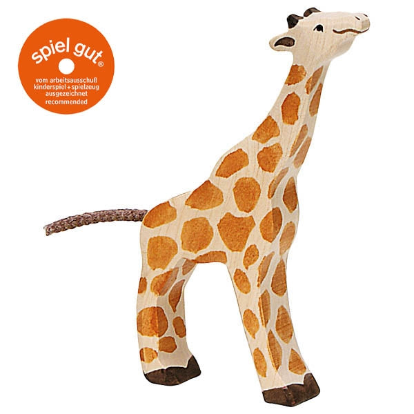 Wooden giraffe toy with 'spiel gut' logo on a white background